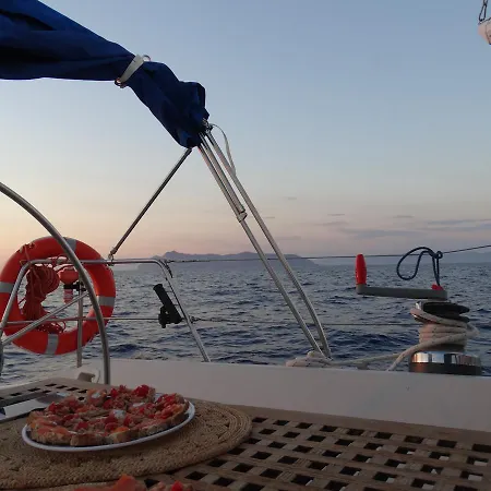 Rama Iii Sail Boat Comet 420 *
