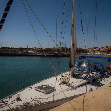 Rama Iii Sail Boat Comet 420 Båthotell
